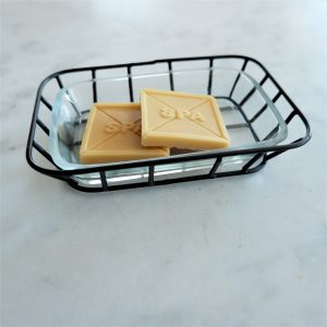 ib-laursen soap dish zeep schaaltje zwart metaal en glas hoog 3.5 cm breed 14.5 cm diep 10.5 cm