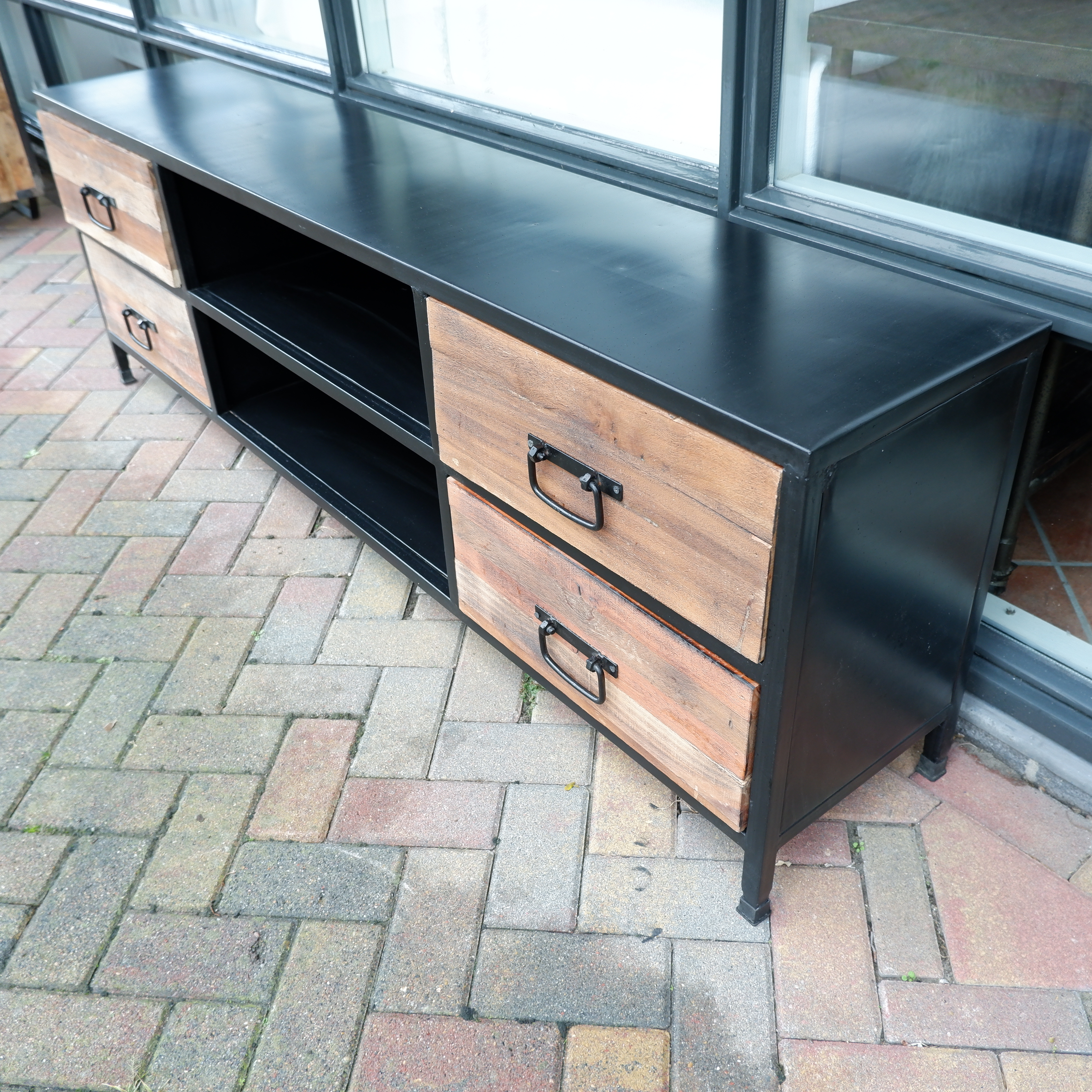 opleggen Interactie Jasje Black Steel tv-dressoir 4 laden – Mahieu Wonen