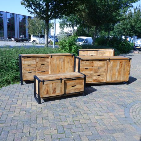 industrieel mangohouten dressoir beau travail zwart staal 6 lades en 2 schuifdeuren hoog 90 cm breed 180 cm diep 45 cm22