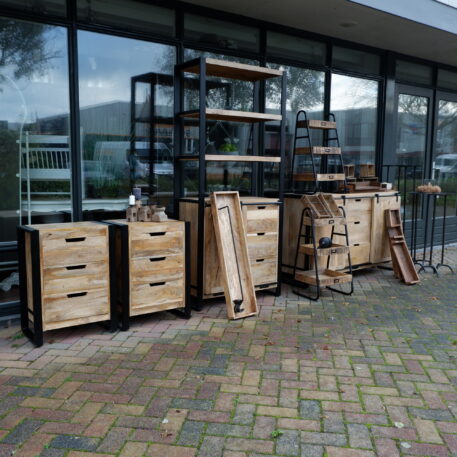 Etagère mangohout en zwart staal UITVERKOCHT - Afbeelding 8