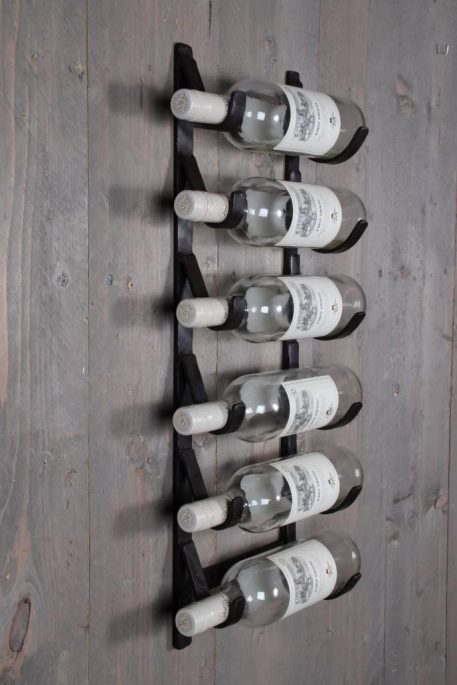 6 flessen wijnwandrek smeedijzer antiek bruin hoog 65 cm breed 23 cm diep 10.5 cm3