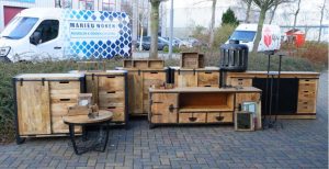 industriele meubelen basto tv meubel travail dressoir ronde tafel mangohout zwart metaal works dressoir truckwood spiegel vloerkandelaar fotolijst truckwood wandplank steenmal