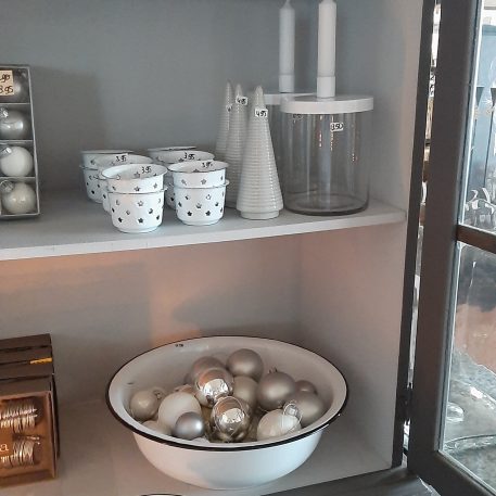Grijze en witte kerstballen 24 stuks - Afbeelding 8