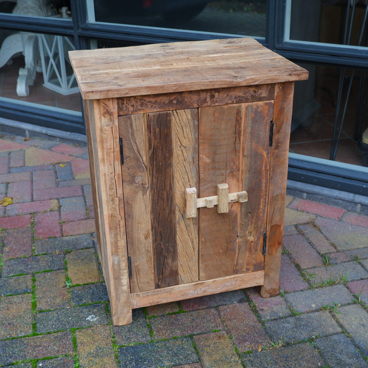Barnwood Nachtkastje 2 Deuren Hoog 70 Cm Breed 55 Cm Diep 40 Cm Oud Historisch Hout Truckwood