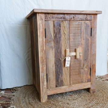 barnwood nachtkastje 2 deuren hoog 70 cm breed 55 cm diep 40 cm oud historisch hout truckwood1