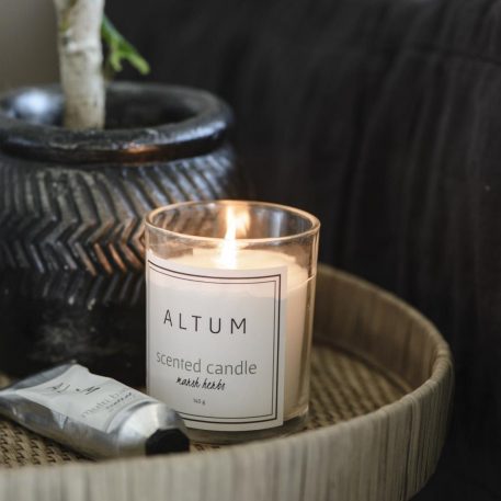 altum geurkaars marsh herbs ib-laursen scented candle in glazen pot met houten deksel hoog 9 cm diameter 7 cm 20 branduren