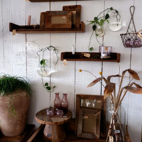 glazen wandvazen 6 modellen rond en bol druppel groot en klein rond en dik en punt wall vase clear affari of sweden