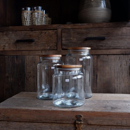 glazen voorraadpot met houten deksel hoog 18.5 cm, 23.5 cm en 27.5 cm ib-laursen glass jar with wooden lid11.jpg