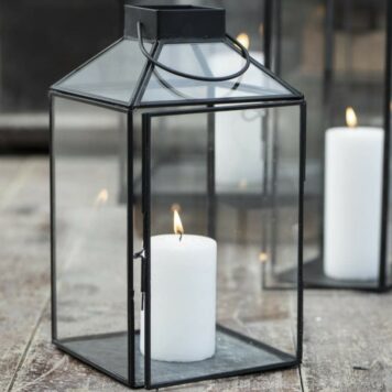 lantaarn Norr factory black metaal en glas hoog 30.5 cm breed 16 cm diep 16 cm ib-laursen lantern norr with inclined glass top10