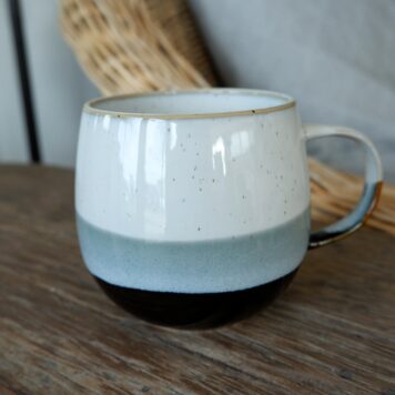 Beker met oor zwart-grijs-wit gestreept