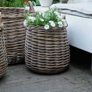 grijs rotan mand met grepen bolle buik naar boven iets taps 3 maten plantenmand round basket koboo grey diameter 33 cm 50 cm en 69 cm