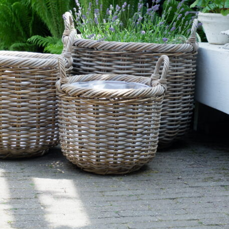 Mand met grepen rond en plastic voering grijs rotan 3 maten - Afbeelding 3