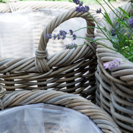Mand met grepen rond en plastic voering grijs rotan 3 maten - Afbeelding 4