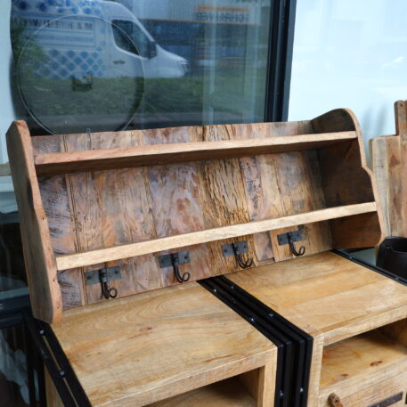 wandrek truckwood 2 planken en 4 haken hoog 40 cm breed 90 cm10