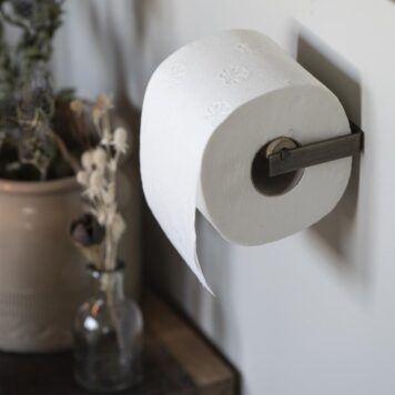 altum toiletrolhouder antiek brons metaal ib laursen toilet paper holder wooden bar altum1