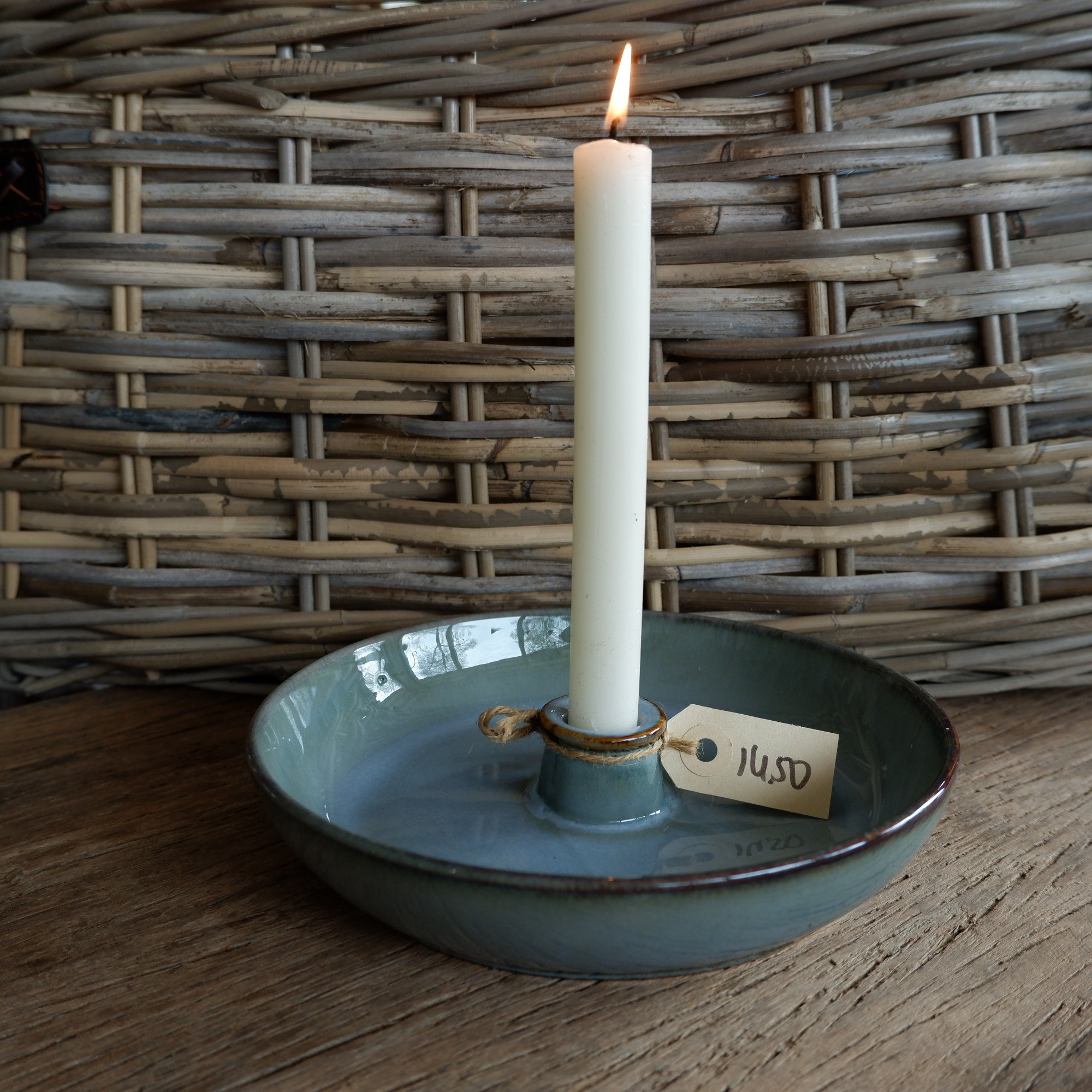 blaker kandelaar voor dinerkaars keramiek met reactief glazuur zeeblauw diameter 20 cm hoog 4 cm4