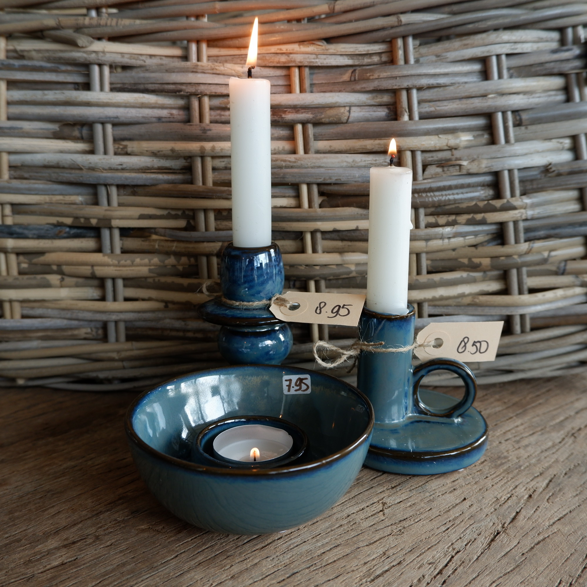 kandelaar met oor voor dinerkaars en kom voor waxinelichtje en kandelaar voor dinerkaars keramiek met reactief glazuur zeeblauw
