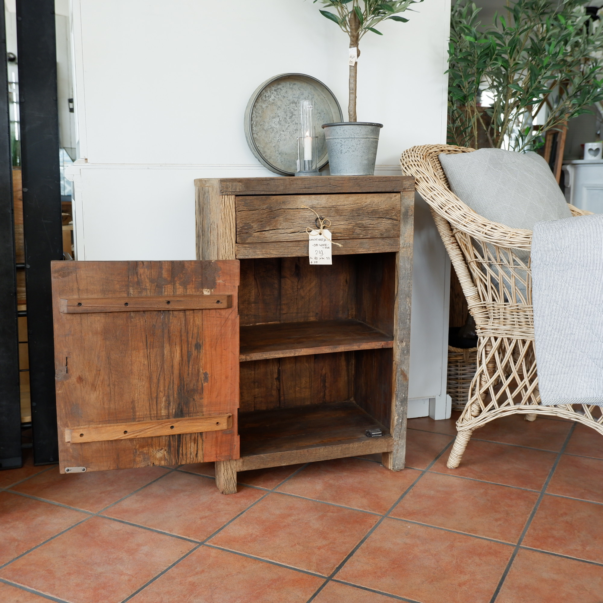 nachtkastje old wood XL met lade en deur oud vergrijsd hout hoog 83 cm breed 53 cm diep 38 cm barnwood railway wood truckwood10