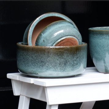 bloempot of schaal mos groen set van 3 glazed egg pot moss green diameter 18 cm 22.5 cm en 28 cm set schalen met afwaterings gat in de bodem3.JPG