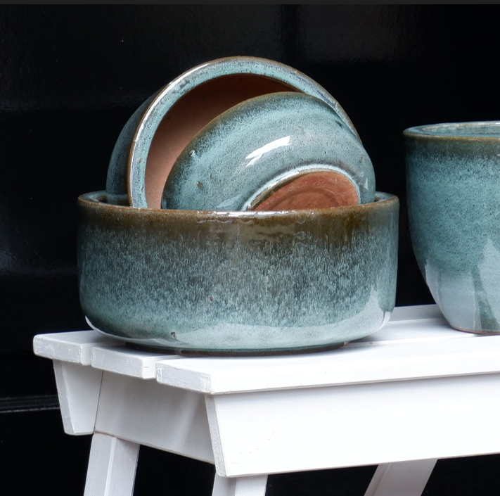 bloempot of schaal mos groen set van 3 glazed egg pot moss green diameter 18 cm 22.5 cm en 28 cm set schalen met afwaterings gat in de bodem3.JPG
