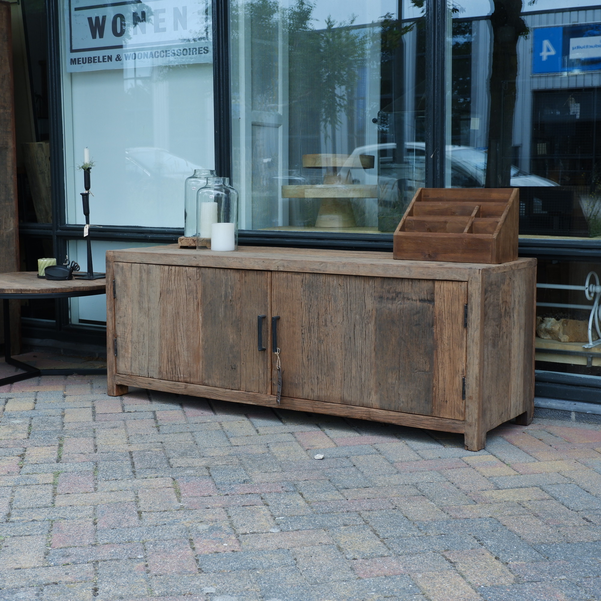 be uniq tv meubel monaco 2 deuren 55 cm hoog 150 cm breed 45 cm diep oud vergrijsd hard hout tv dressoir