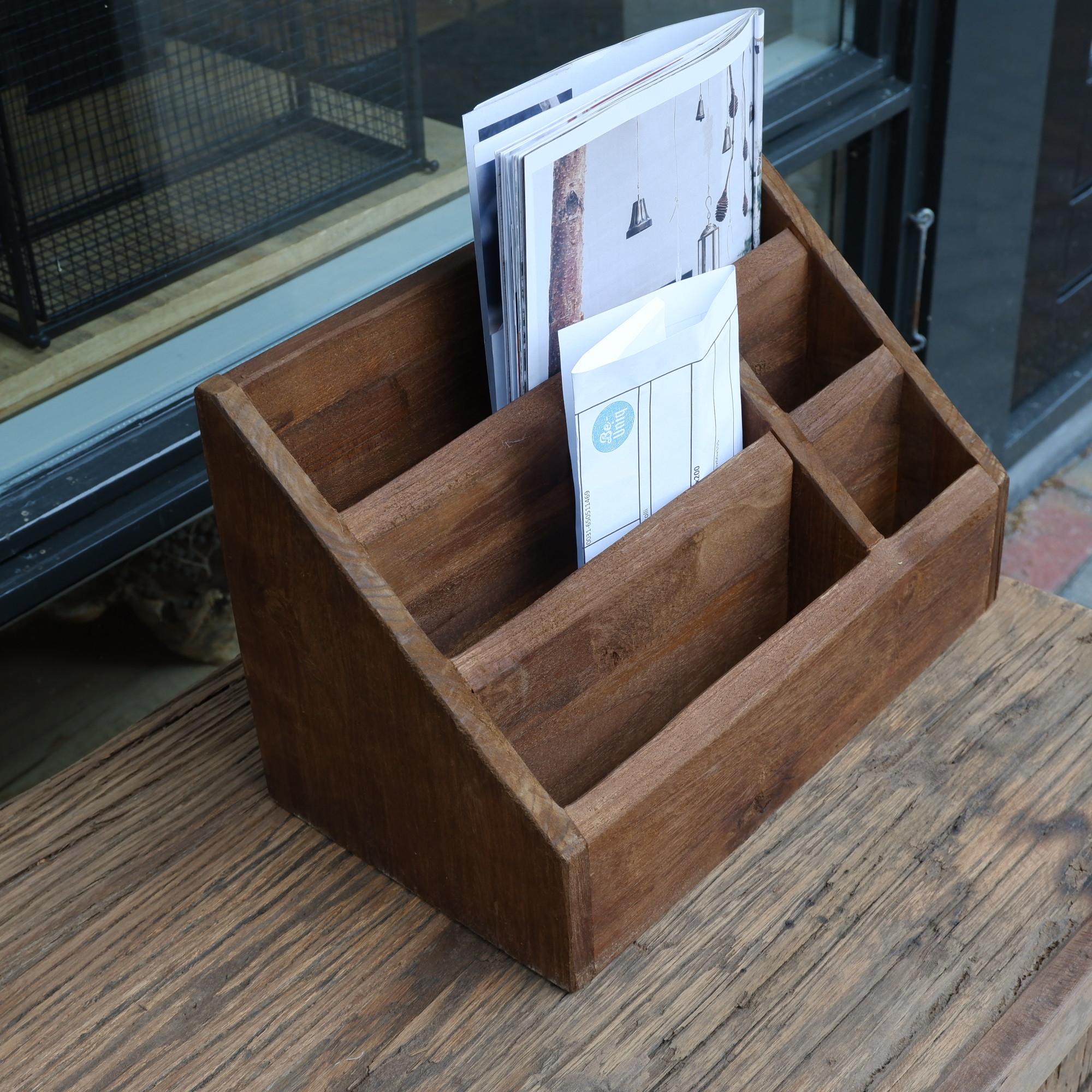 teak hout organizer magazine houder hoog 23 cm breed 35 cm diep 19.5 cm2
